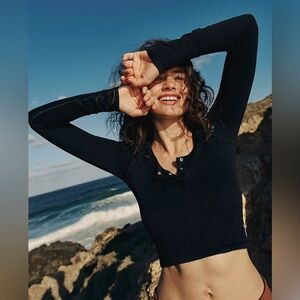 FP Movement by Free People Top Womens Black Bail Out Medium Large Layer Henley
